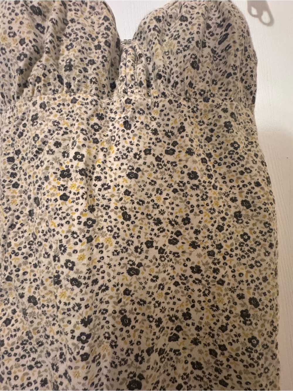 Y2K lei Cream Floral Spaghetti Strap Camisole with Brown Trim - padded top - Picture 3 of 4